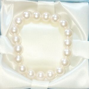 Elegant Pearl Bracelet